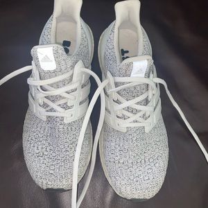 Adidas Ultra-boost | US 8  | White-grey